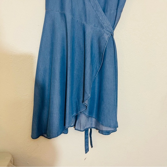 Loft Flutter Sleeve Denim Wrap Dress Women Size 10 Blue - Picture 6 of 10